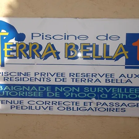 5 Personnes A Avec 2 Piscines Matériel Enfant ,bébé Clim *