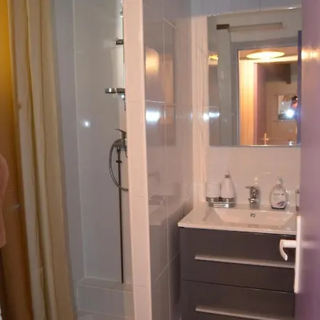 5 Personnes A Avec 2 Piscines Matériel Enfant ,bébé Clim *