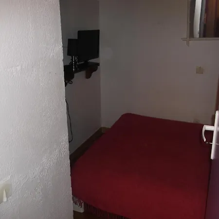 5 Personnes A Avec 2 Piscines Matériel Enfant ,bébé Clim