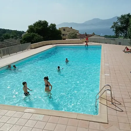 5 Personnes A Avec 2 Piscines Matériel Enfant ,bébé Clim